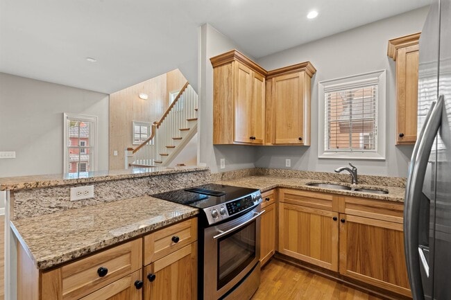 Building Photo - Mingo