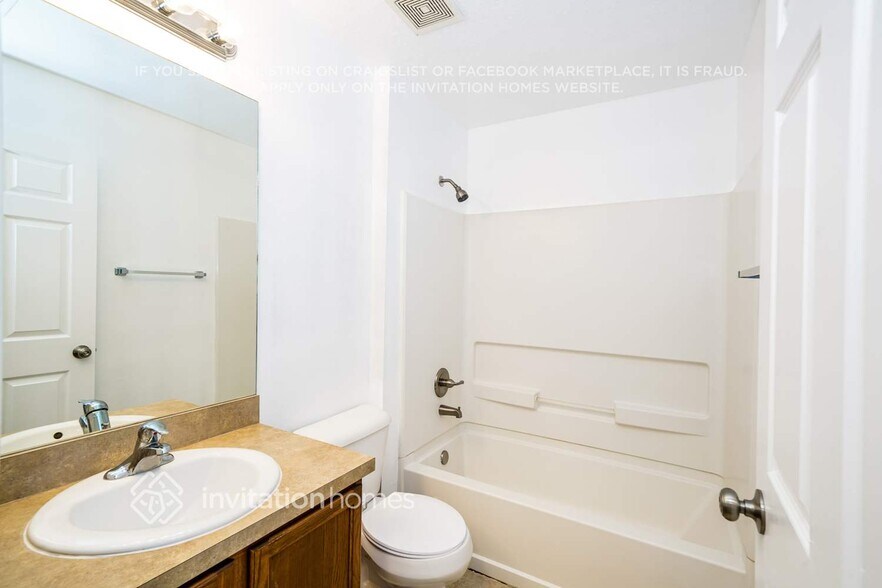 Building Photo - 30751 Sonnet Glen Dr