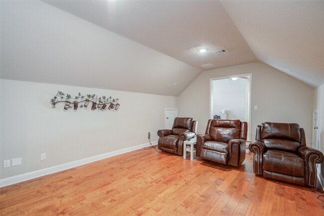 Building Photo - 12902 Oak Fls Dr