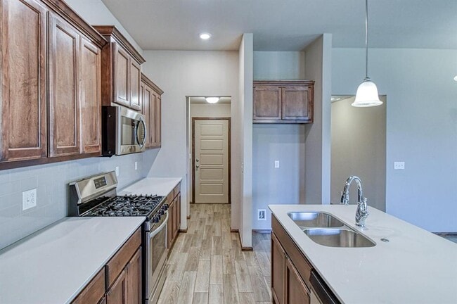 Building Photo - 6509 SE 87th St