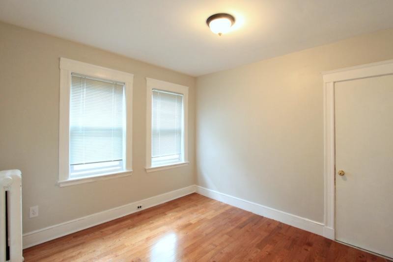 Building Photo - 121 Yale St