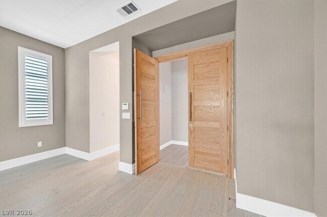 Building Photo - 65 Garibaldi Wy
