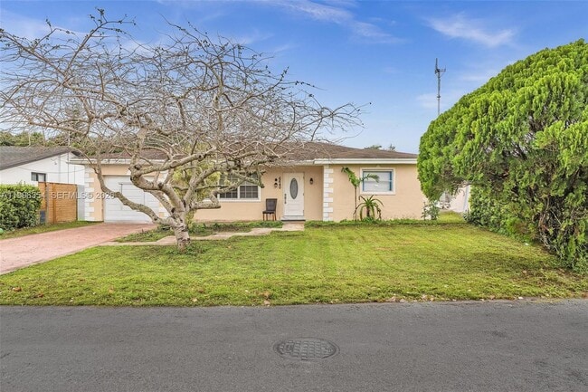 Building Photo - 6640 Evergreen Dr