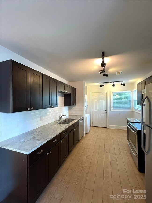 Building Photo - 1728 Matheson Ave