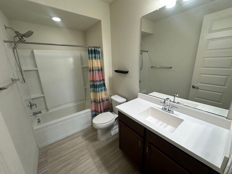 Building Photo - 2518 W Novak Way