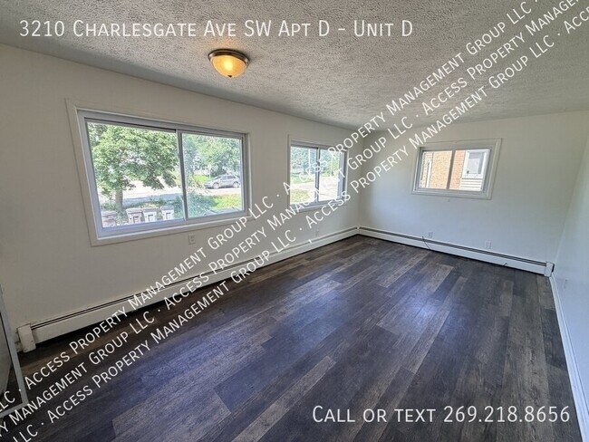 Building Photo - 3210 Charlesgate Ave SW