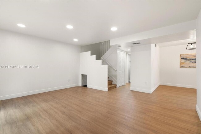 Building Photo - 6830 SW 45th Ln