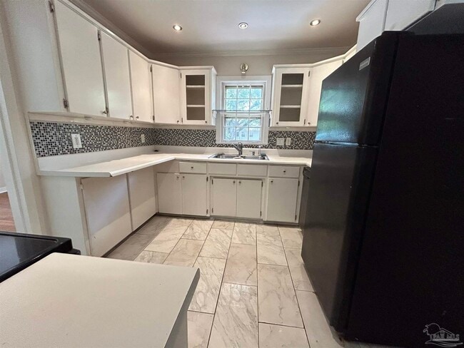 Building Photo - 3840 Dunwoody Dr