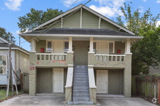 Building Photo - 316 N Miro St
