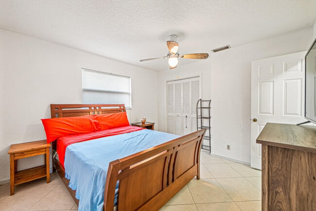 Building Photo - 1242 Wyndcliff Dr