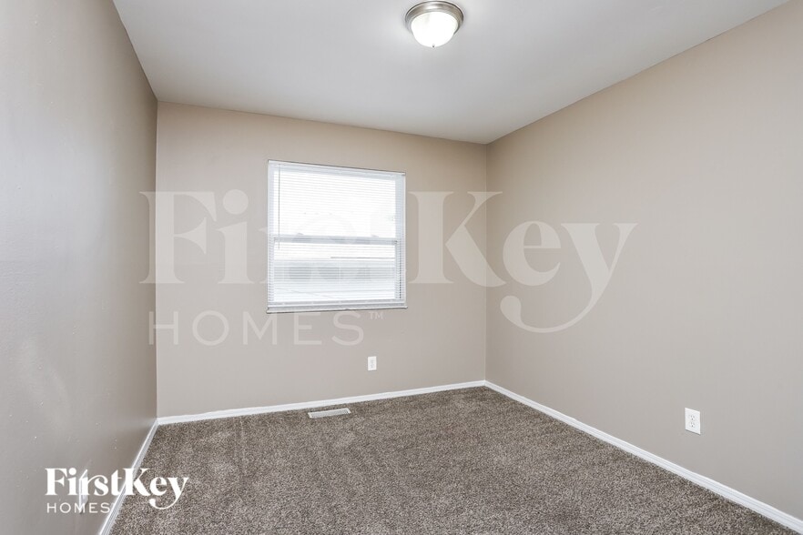 Building Photo - 9963 Meadow Ave