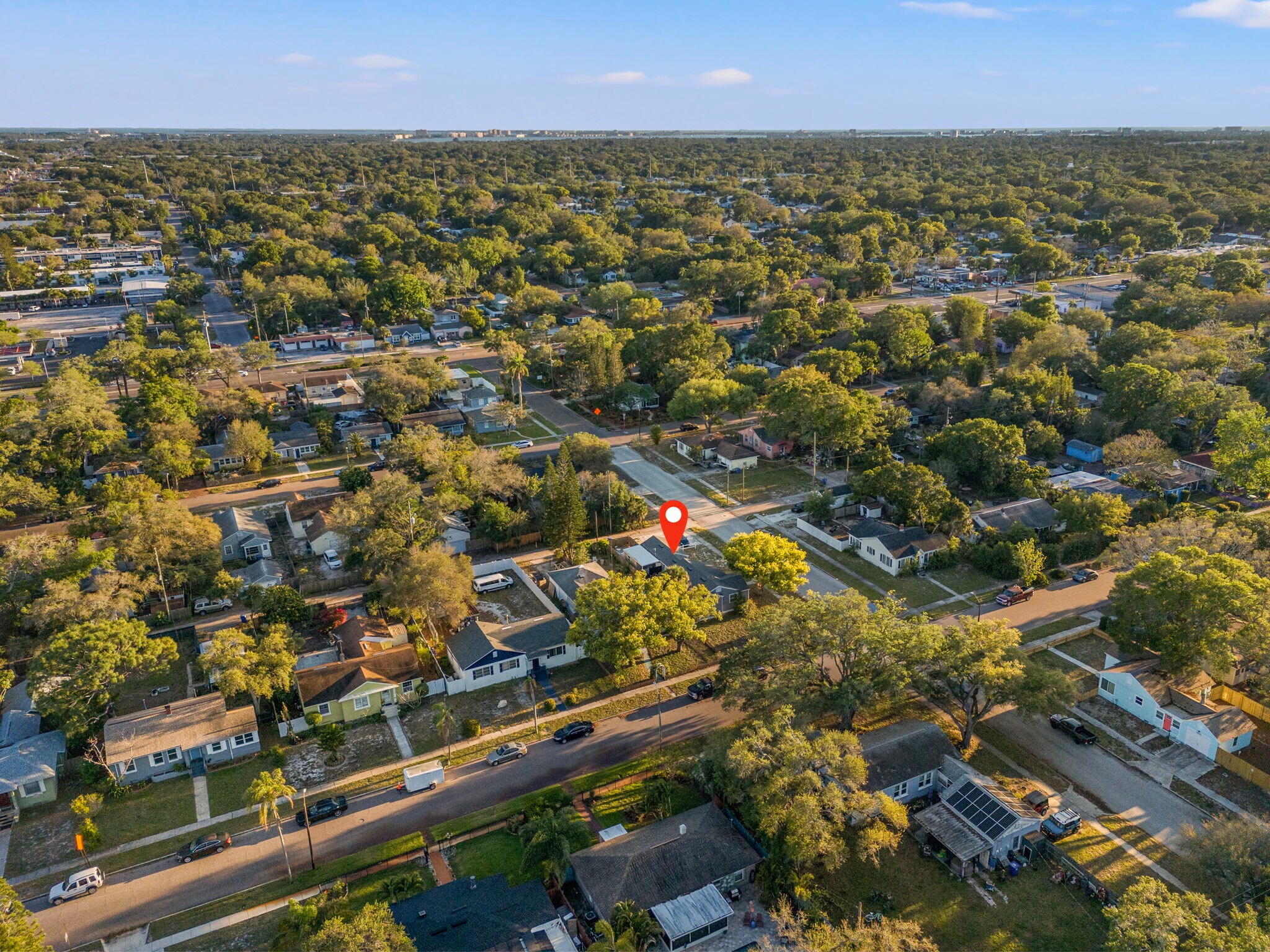 Quiet neighborhood, 12 min to the Beach - 625 35th St N