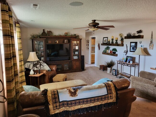 Building Photo - Short to Mid Term Leases - Fully Furnished Doney Park Home, Flexible lease options!