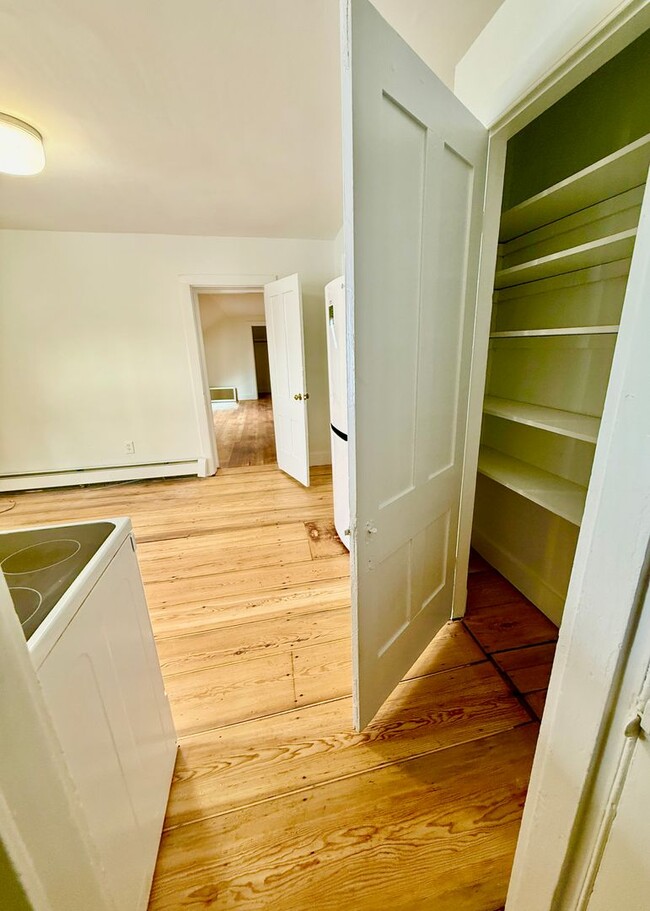 Building Photo - 14-16 Lincoln St