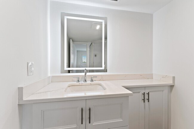 Building Photo - 29 Yacht Club Dr