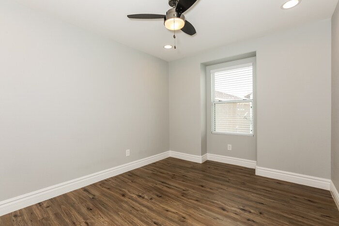 Building Photo - 1063 S Agnes Ln