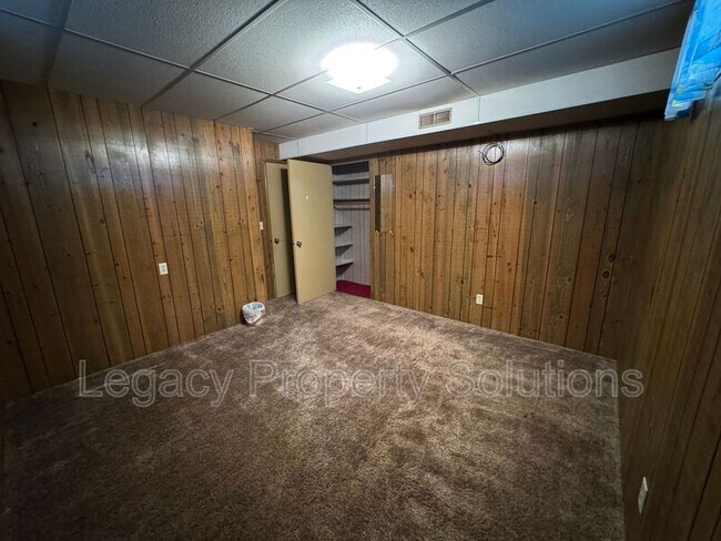Building Photo - 2106 Assumption Dr