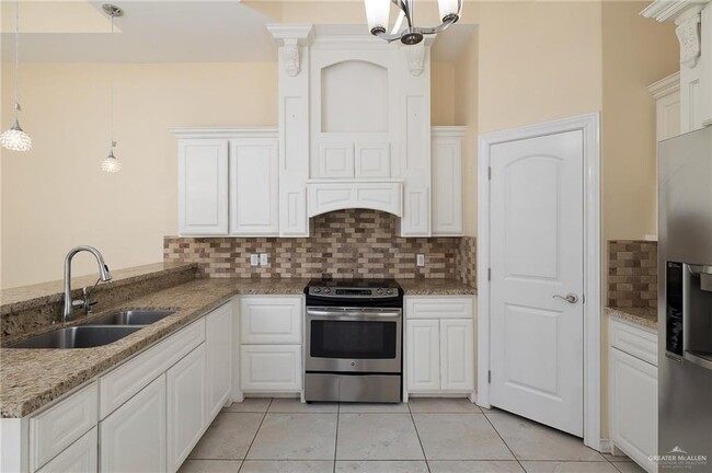 Building Photo - 3720 Yellowhammer Ave