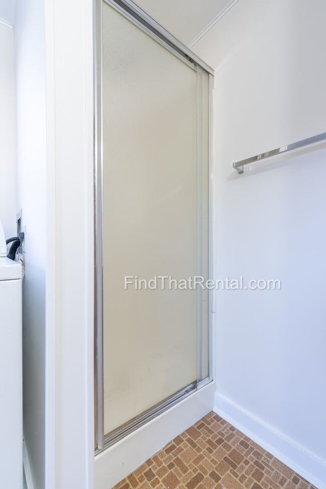 Building Photo - Downtown Carlisle Beautifully Renovated Pe...