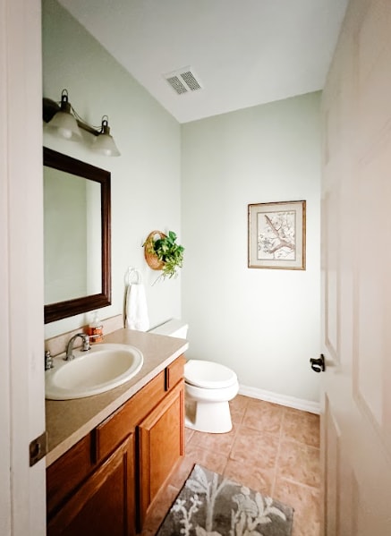 Guest Bathroom - Main Floor - 2148 Candlewood Ave
