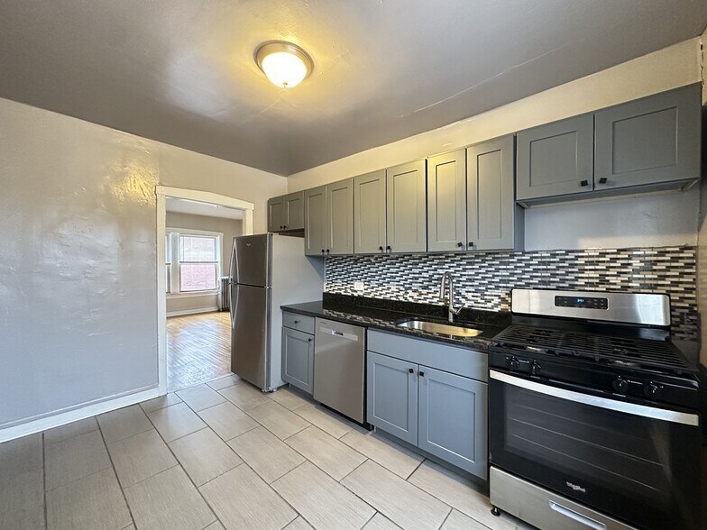 Building Photo - 4029.5 W Melrose St