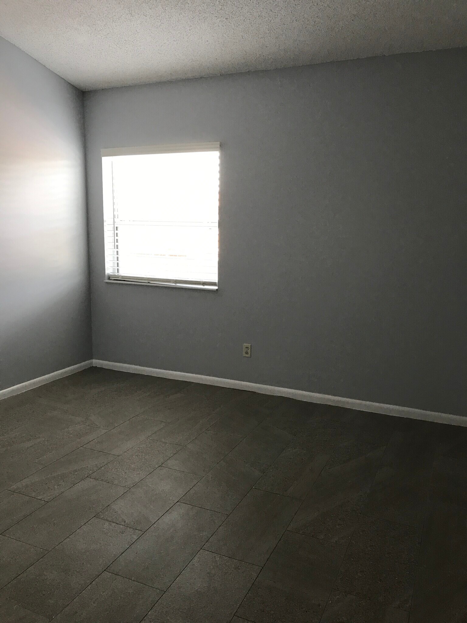 Building Photo - 4511 W La Villa Ln