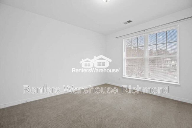 Building Photo - 8000 Cottesmore Ct