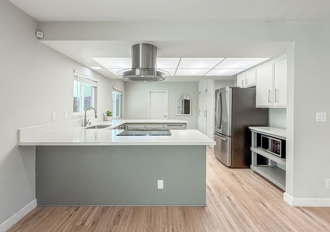 Building Photo - 1251 Buckingham Dr