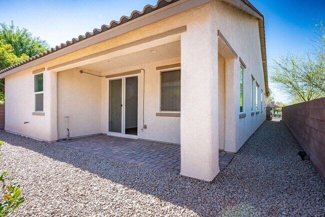 Building Photo - "Charming 3-Bed Oasis with 2 Baths in North Las Vegas – Spacious 1741 Sq Ft!"