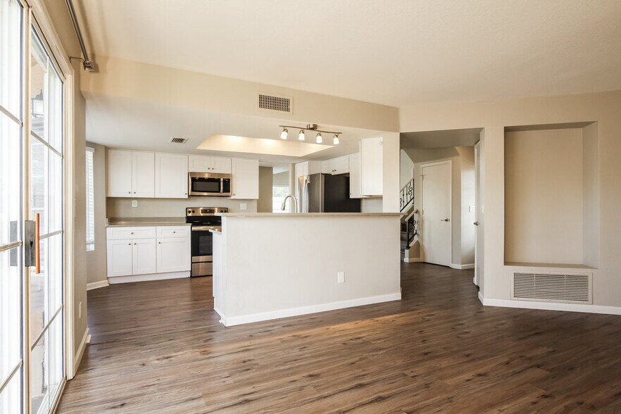 Building Photo - 8902 W Caribbean Ln