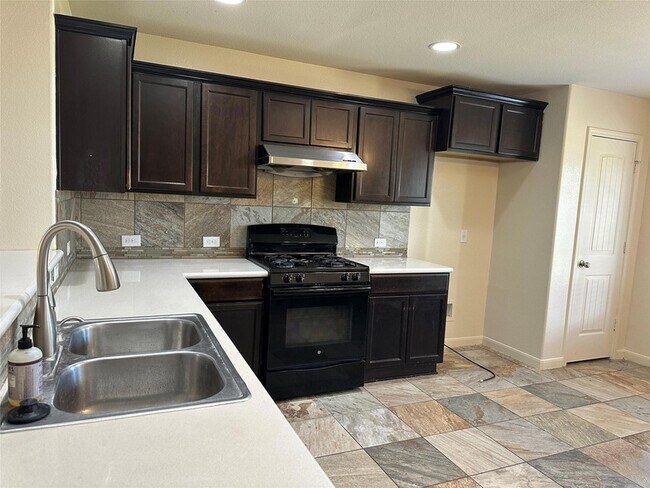 Building Photo - 201 N Hunting Lodge Ln