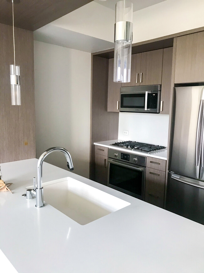 Open Kitchen & Large Island Counter - 1321 Seneca St