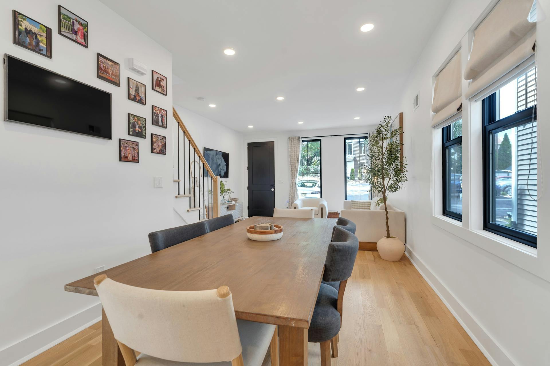 Building Photo - 71 Mission St