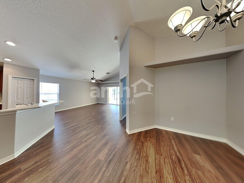 Building Photo - 33347 Irongate Dr