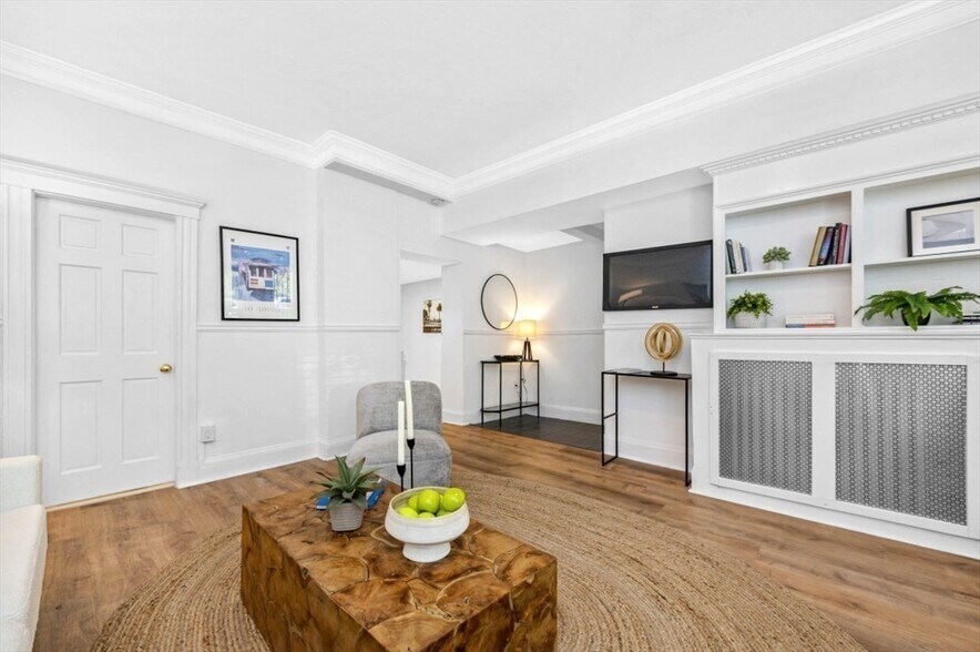 Building Photo - 345 Commonwealth Ave