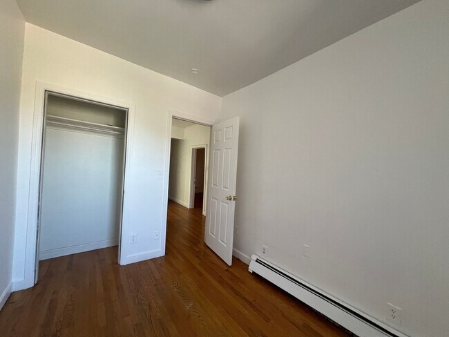 Building Photo - 846 Huntington Ave