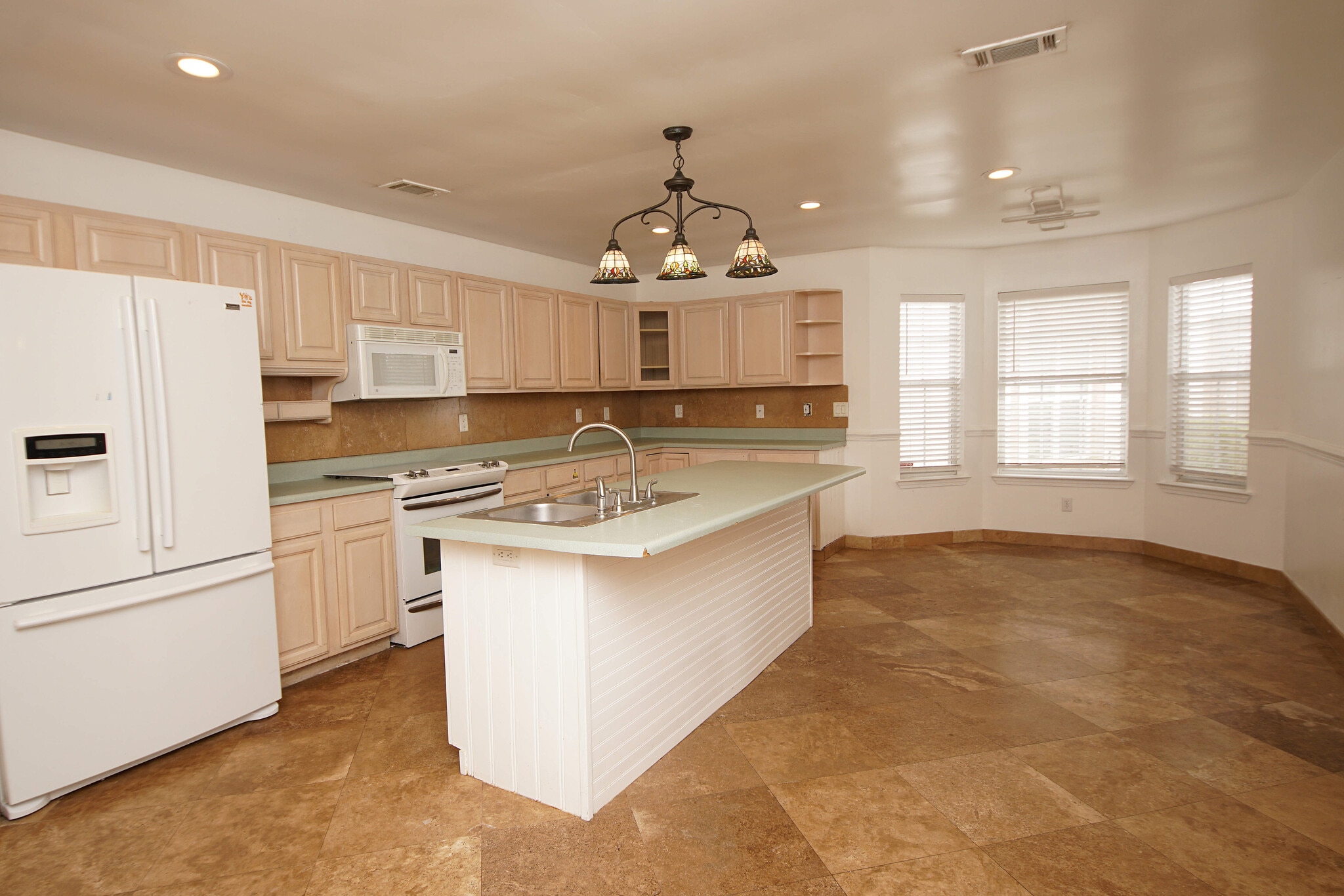 Large kitchen with tons of storage - 23 Ruby Cir