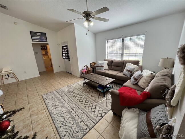 Building Photo - 1211 W Newbury St