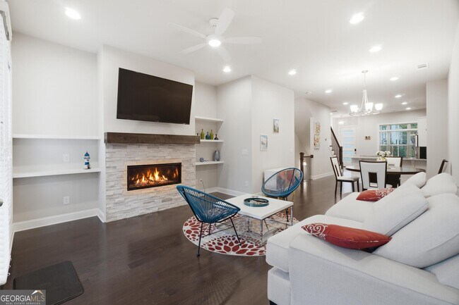 Building Photo - 4245 Deming Cir