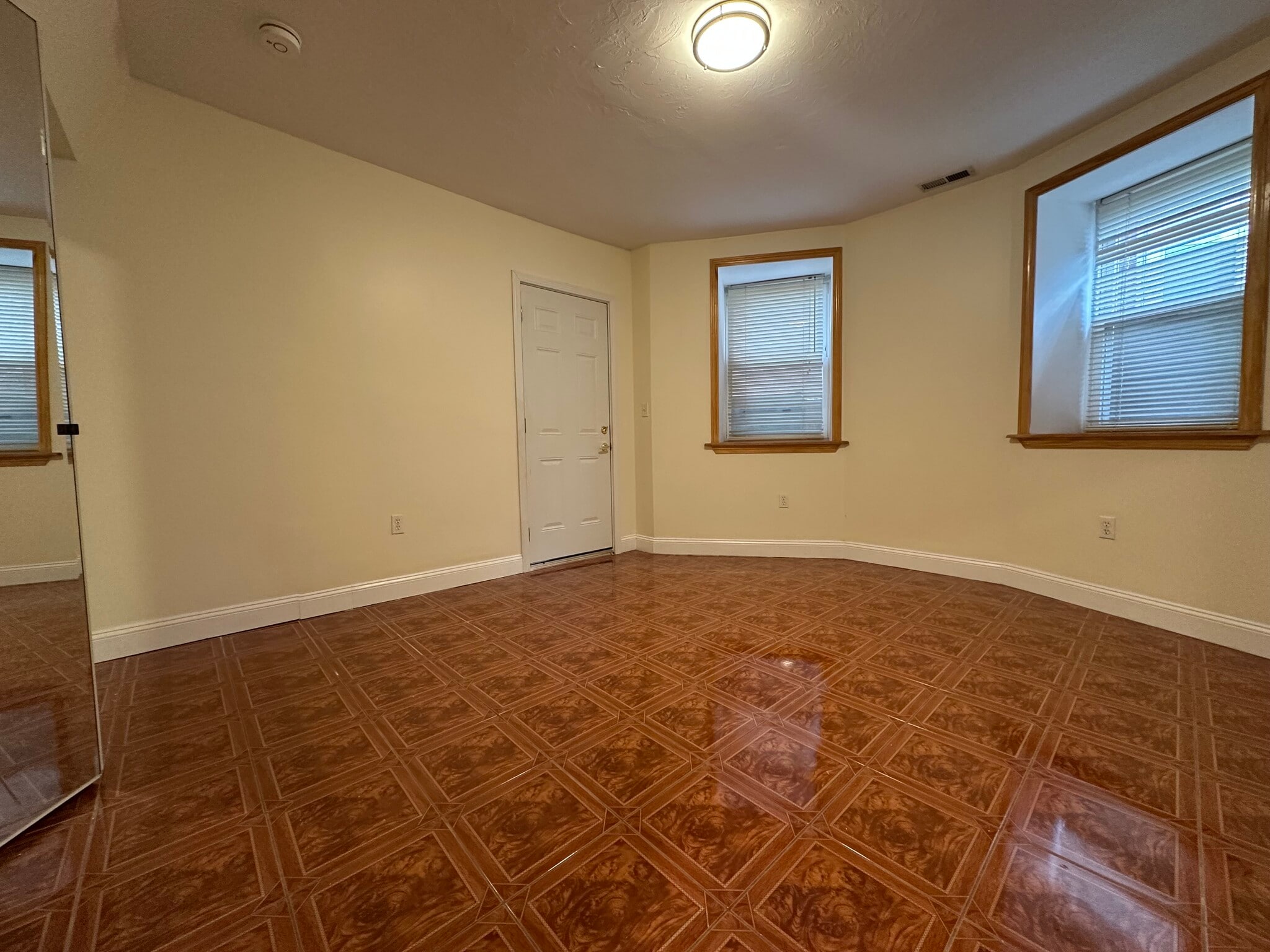 Building Photo - 191 Winthrop Rd