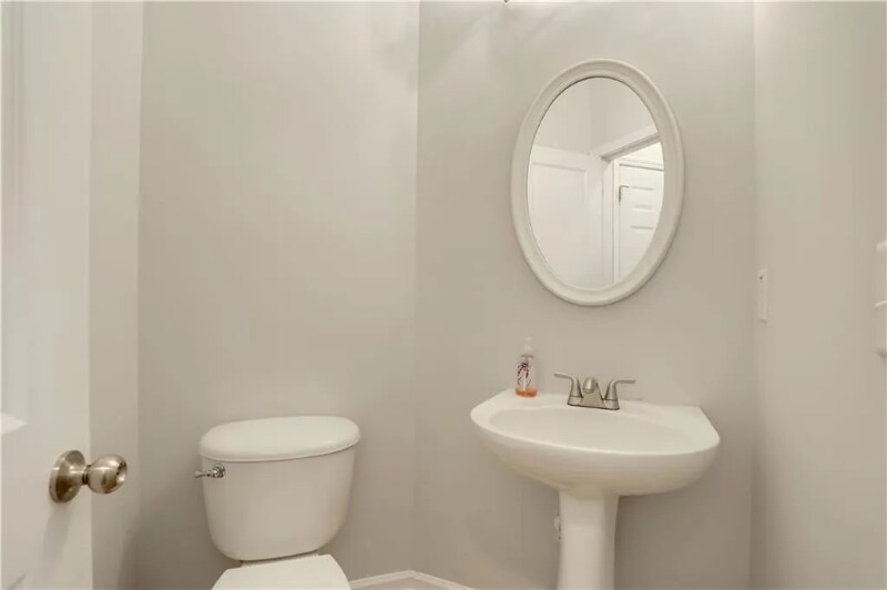 Building Photo - 526 Tufton Tr