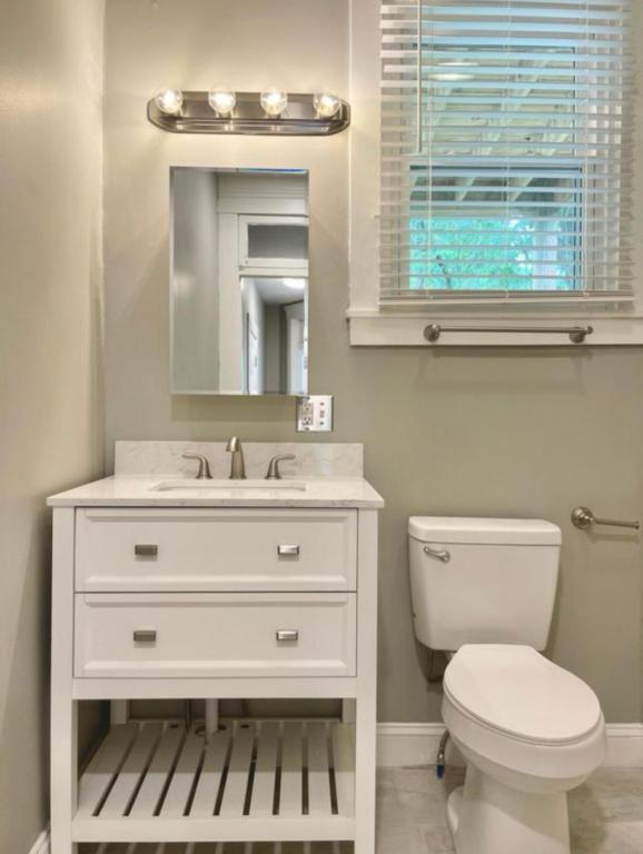 Building Photo - 1425 S Brook St