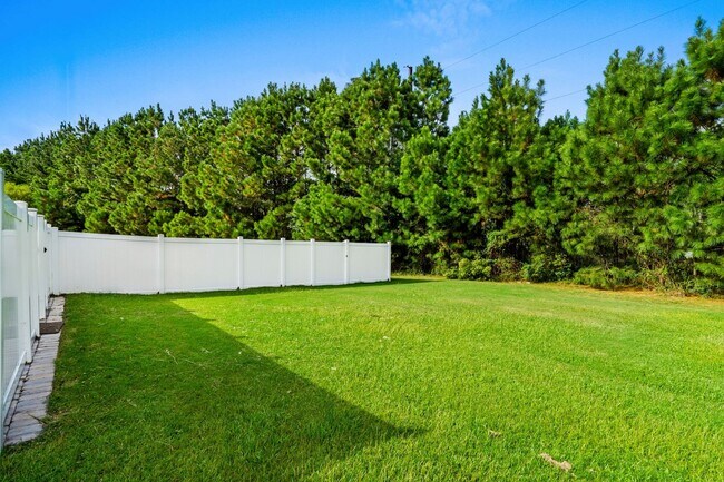 Building Photo - 156 Parmelee Dr