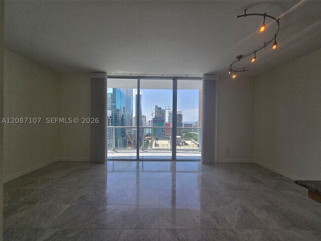 Building Photo - 1060 Brickell Ave