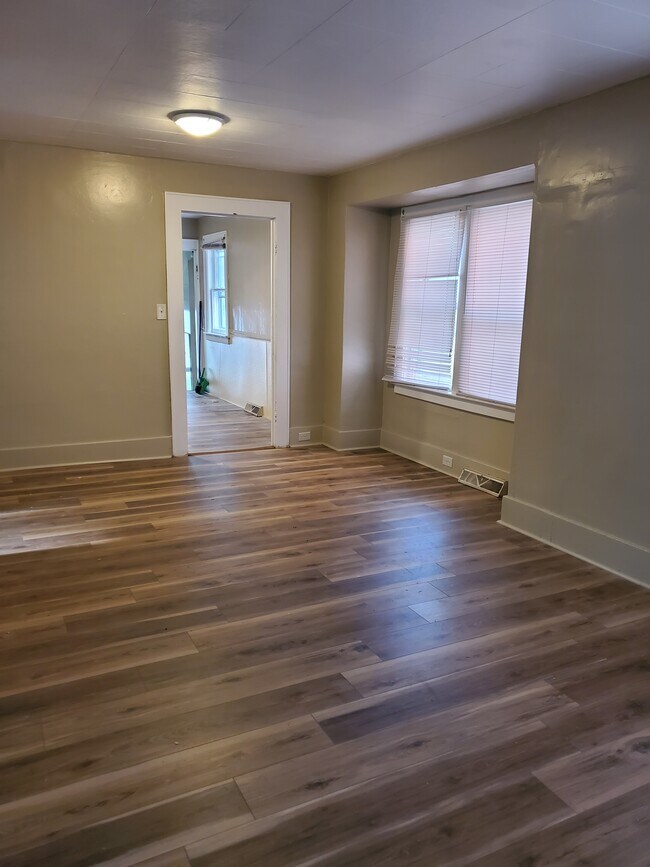 Building Photo - 110 Grove St