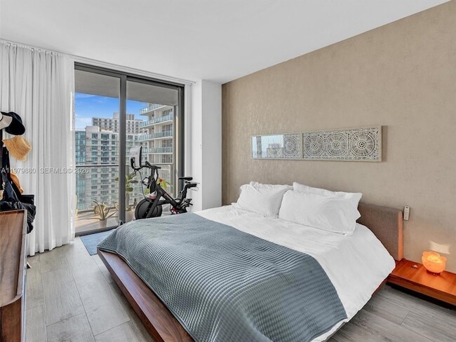 Building Photo - 121 NE 34th St