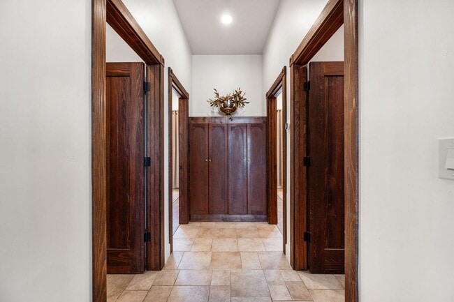 Building Photo - AVAILABLE NOW - Furnished Luxury Wine Coun...