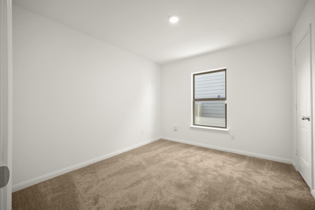 Building Photo - 14260 Greenhaw Ln