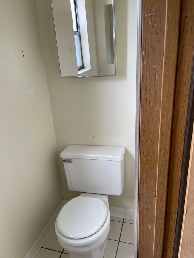 Building Photo - OSU Gateway 3 bedroom 1 1/2 bath 3 level t...