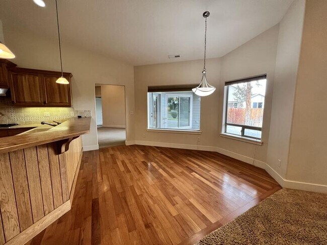 Building Photo - 2360 NW 19th St